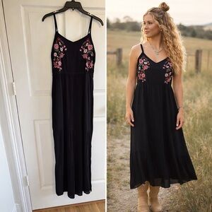 Kelly Renee black floral Maxi dress SZ Medium western boho embroidered